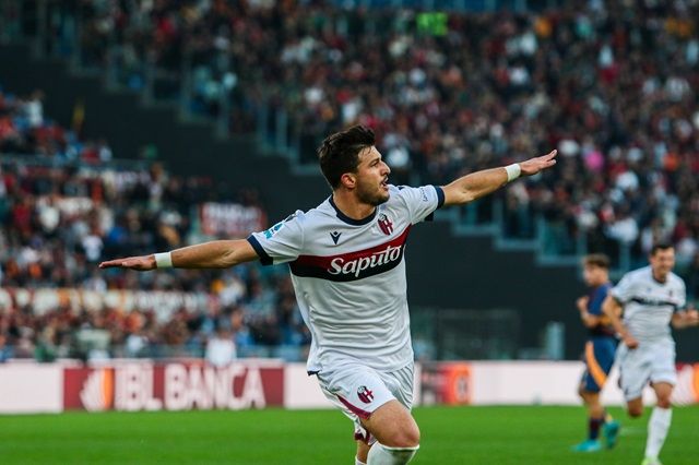 Copyright (c) 2024 Raffaele Conti 88/Shutterstock.