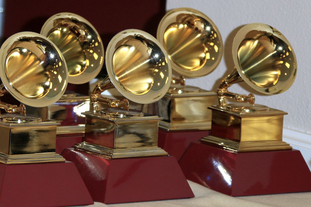 Grammy Awards, sfida tutta in rosa per le principali categorie