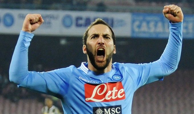 Tris Napoli al Milan, la Champions è a 4 punti