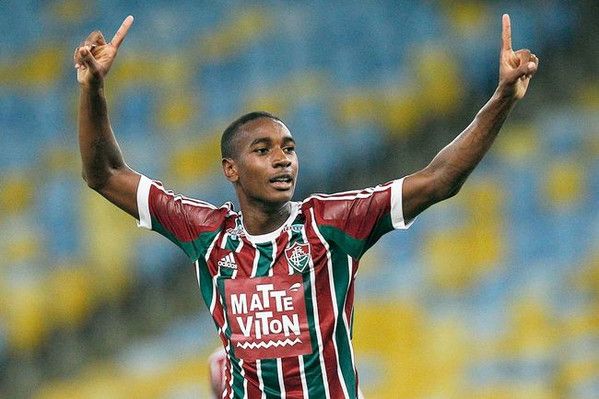 Roma: Dzeko ufficiale, Gerson nella capitale per firmare il contratto