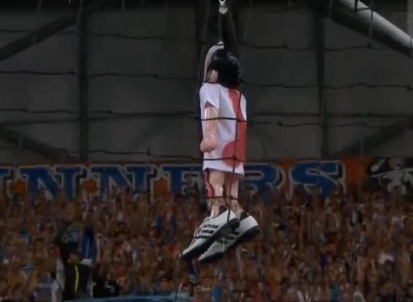 A Marsiglia manichino impiccato per il ritorno di Valbuena