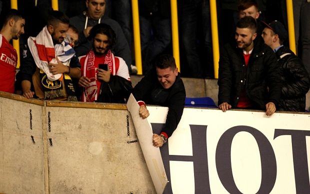 Tifosi dell’Arsenal vandalizzano White Hart Lane
