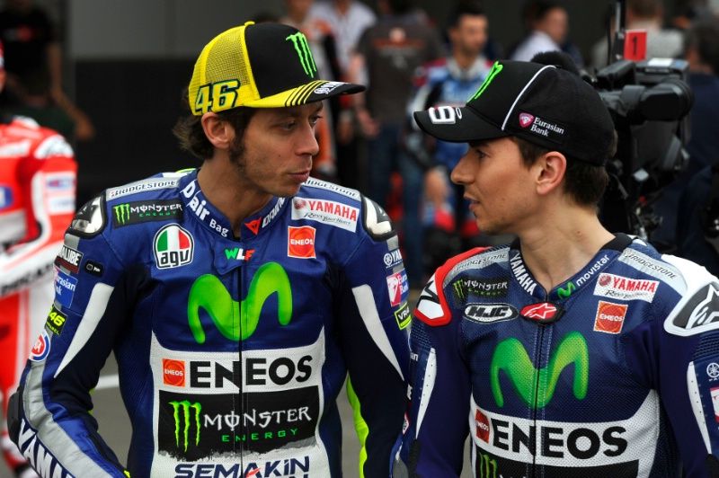 Moto: Gp Valencia, Rossi-Lorenzo all’ultimo atto