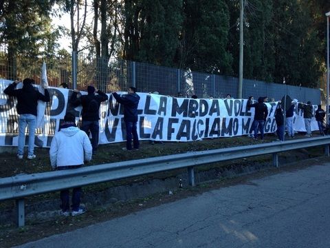 Dopo i romanisti a contestare sono i laziali