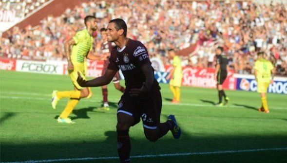 Primera Division, si chiude la 13a giornata: il Lanus tenta la fuga