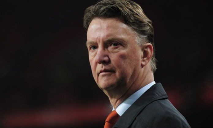 Manchester United: esonerato Van Gaal, attesa per Mourinho