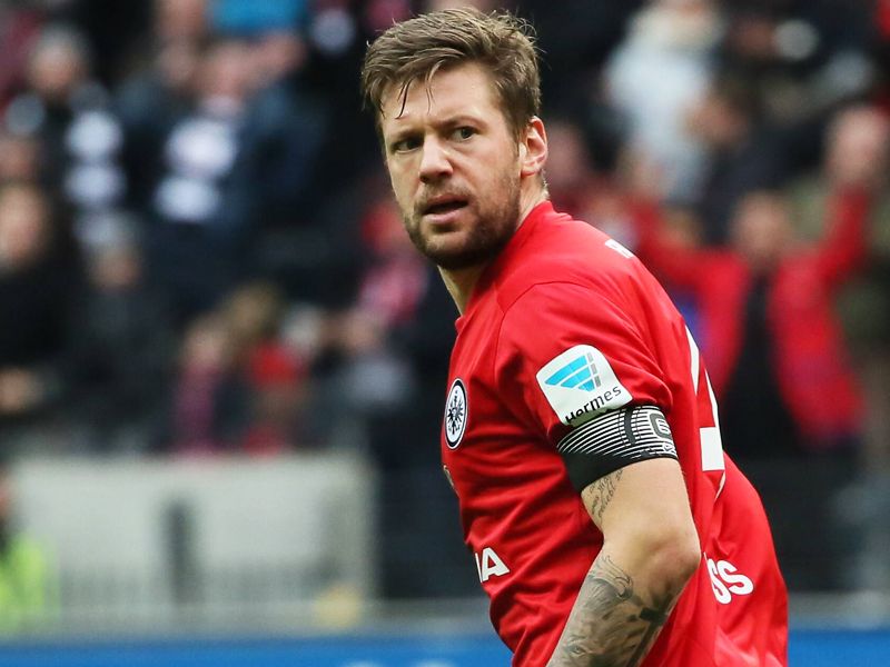 Francoforte sotto shock: il capitano Russ gravemente malato