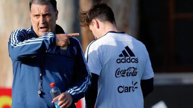 Argentina a rischio Olimpiade: solo 9 giocatori in ritiro e Tata Martino si dimette