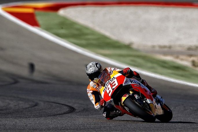 MotoGP, Marquez in pole. Rossi solo sesto!