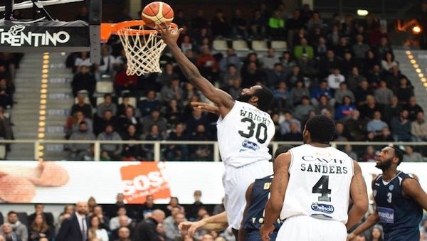 Legabasket A, Trento-Reggio il posticipo per il ruolo di anti-Milano