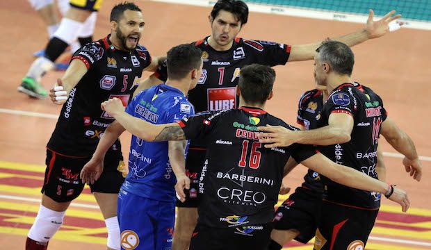 Serie A1 di Volley, scontro al vertice tra Modena e la Lube Civitanova