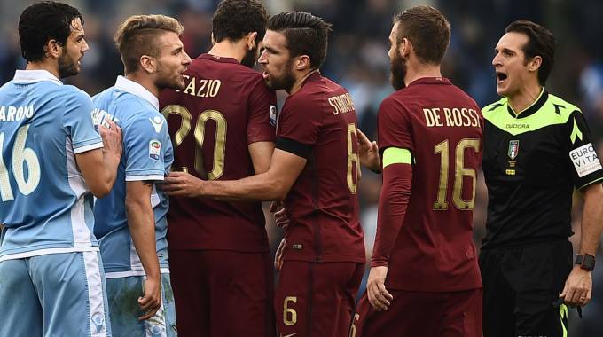 Serie A, Lazio-Roma e Inter-Napoli infiammano la 34ª giornata