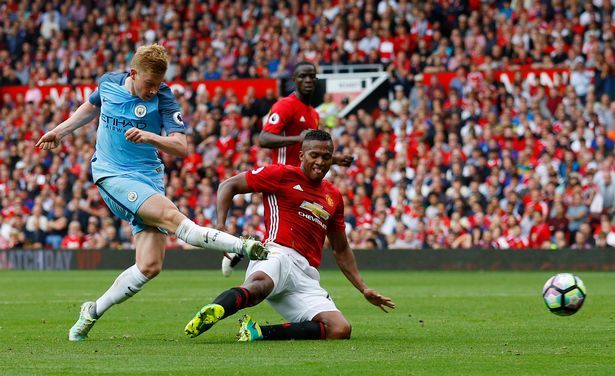Il derby di Manchester vale la Champions League (ore 21)