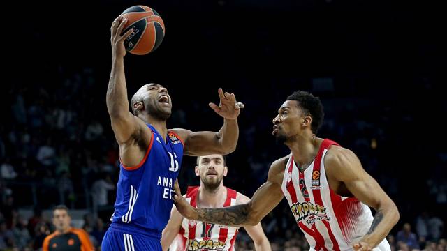 Eurolega, Olympiacos e Efes si giocano un posto nelle Final Four