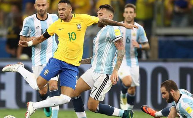 Occhi puntati al Super Clasico (amichevole) tra Argentina e Brasile