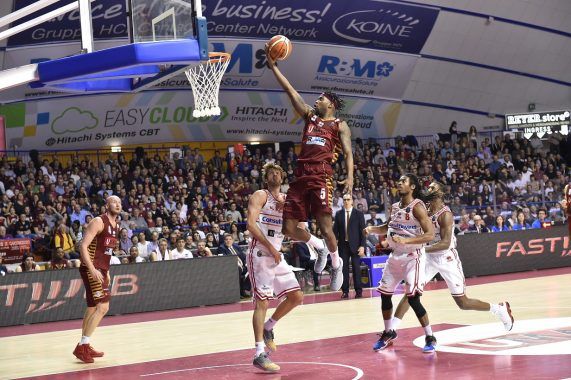 Basket, l’infinita saga di Venezia contro Trento approda alle semifinali