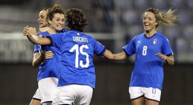 La Nazionale rosa di calcio alla conquista della Cyprus Cup