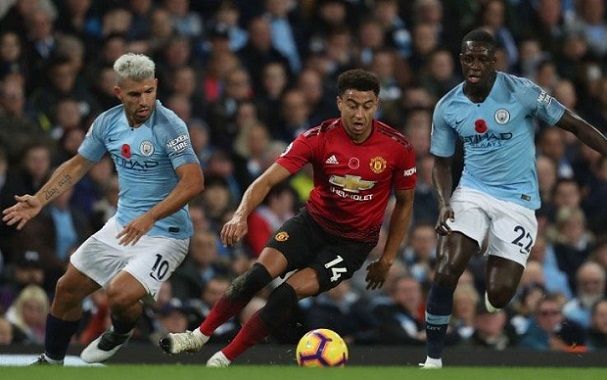La Premier in palio nel derby di Manchester (ore 20.45)