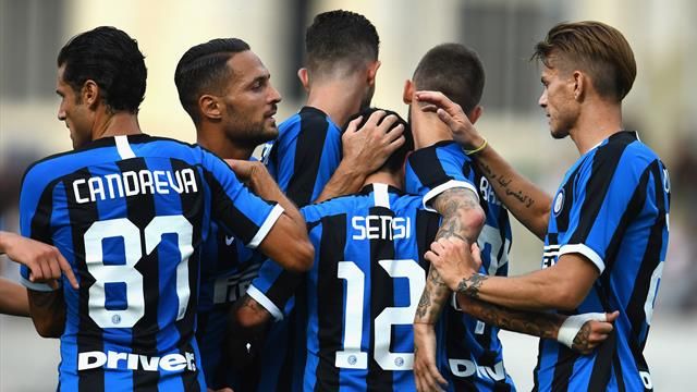 Luci del Monday Night a San Siro per la prima di Antonio Conte