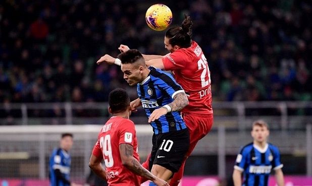 Luci di nuovo accese a San Siro per Inter-Fiorentina (sabato, ore 20.45)