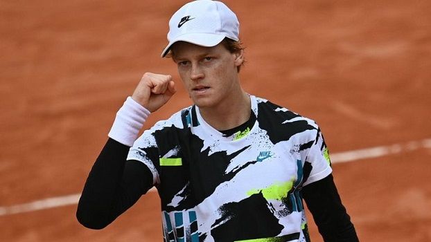 Roland Garros: il primo quarto Slam di Sinner contro il re della terra Nadal