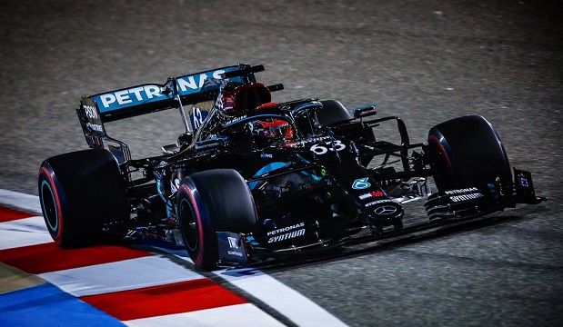 Semaforo verde in Formula 1: parte dal Bahrein la corsa alla leggenda di Hamilton