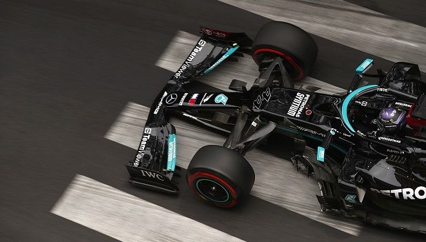 Formula 1, a Baku Hamilton riuscirà a riprendere la vetta della classifica piloti?