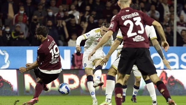 Serie A, il Covid rinvierà il derby campano tra Napoli e Salernitana? (domenica, ore 15.00)