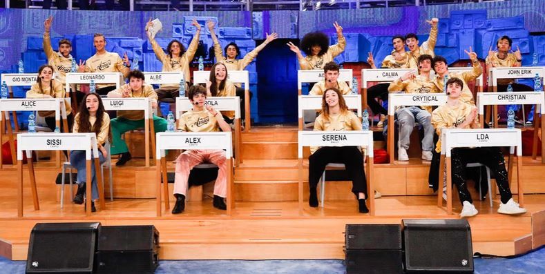 Amici 2022, la sfida per il titolo è tutta tra i cantanti