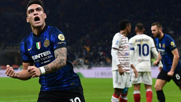 Lautaro Martinez esulta