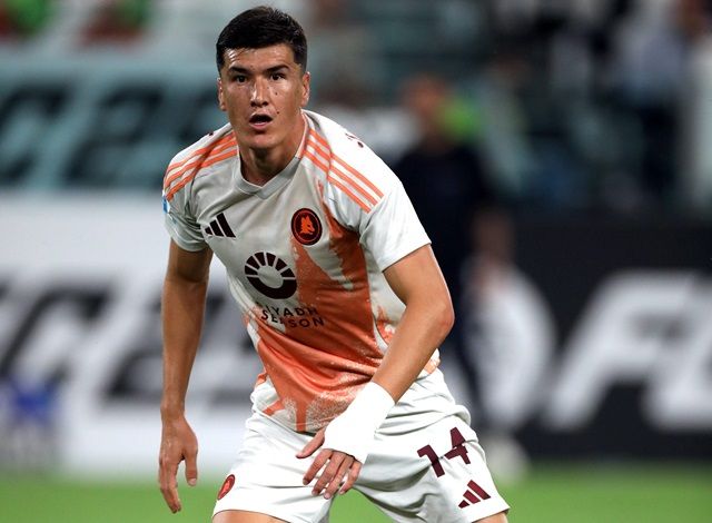 Eldor Shomurodov AS Roma