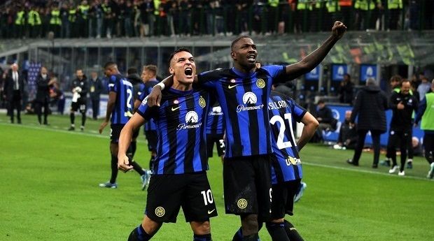 Thuram con Lautaro Martinez