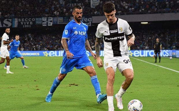 Spinazzola e Dennis Man