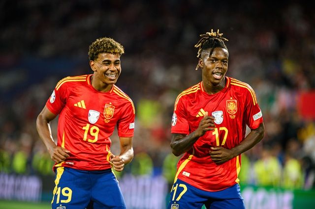 Lamine Yamal e Nico Williams